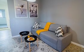 One Bedroom Flat In Bucharest'S Historic District