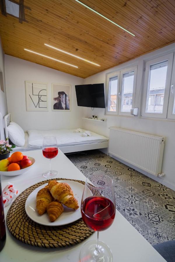 One Bedroom Flat In Bucharest'S Historic District Exterior photo